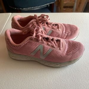 ⭐️Pink New Balance Sneakers Size 7